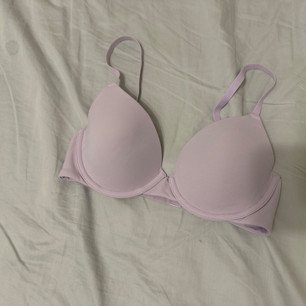 Skims FITS EVERYBODY T-SHIRT BRA in Lily Size 32C ($54)